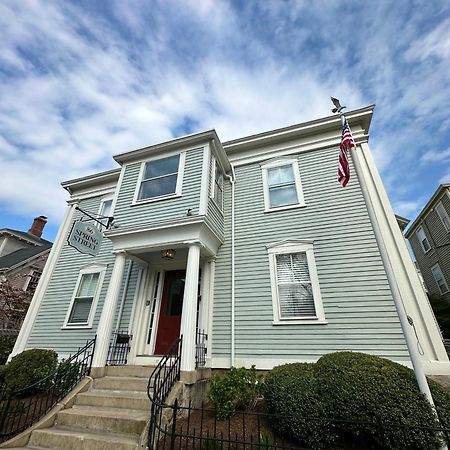 Entire Charming Victorian Home Downtown Newport Exterior foto